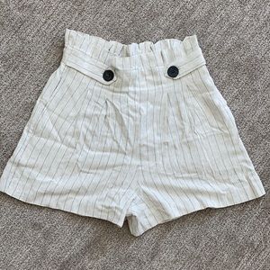 STRADIVARIUS DRESS SHORTS